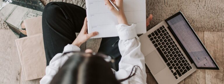 Managing money as an international student | Crown Relocations Blog