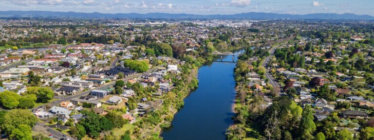 Moving from Auckland to Hamilton | Crown Relocations NZ